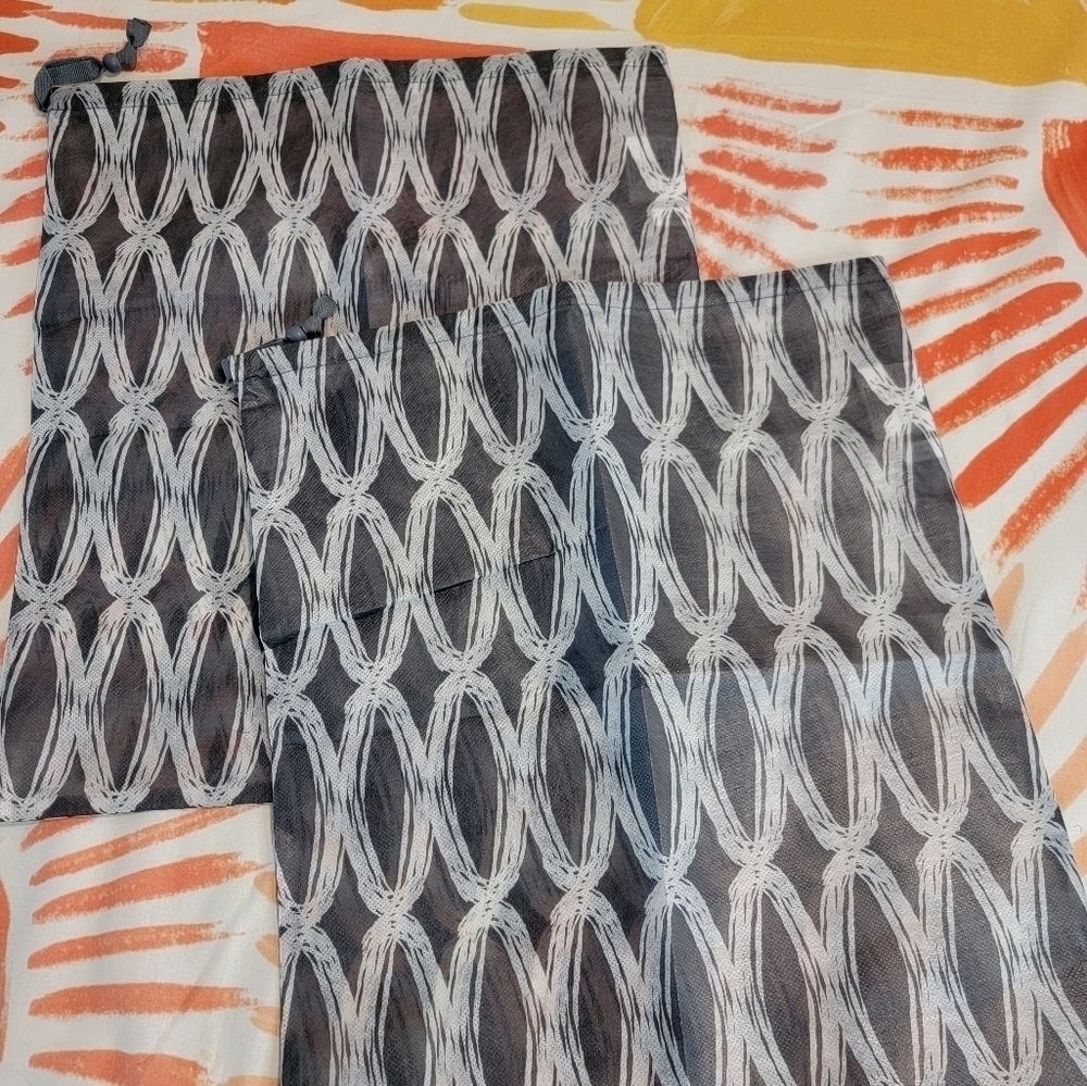 THIRTY-ONE large timeless memory pouches
